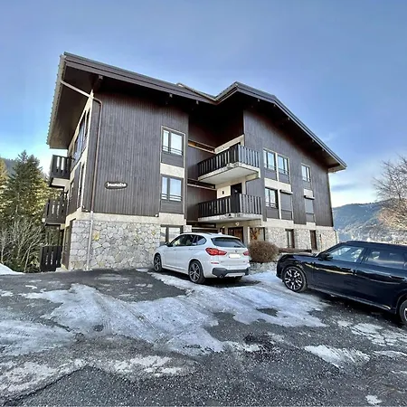 2 Pièces + Coin Nuit, 4-6 Couchages Avec Balcon Et Parking à - Fr-1-597-191