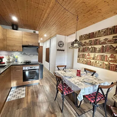 2 Pièces + Coin Nuit, 4-6 Couchages Avec Balcon Et Parking à - Fr-1-597-191 Appartement