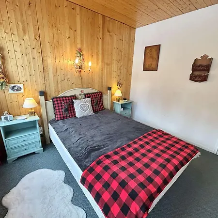 2 Pièces + Coin Nuit, 4-6 Couchages Avec Balcon Et Parking à - Fr-1-597-191 *