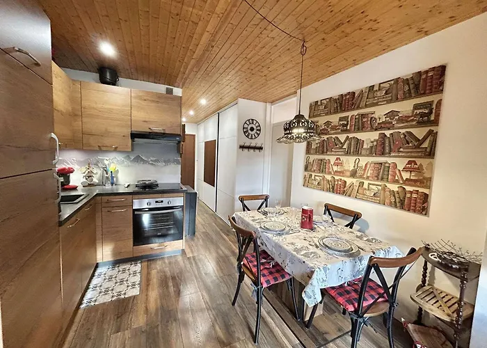 2 Pièces + Coin Nuit, 4-6 Couchages Avec Balcon Et Parking à - Fr-1-597-191 Appartement