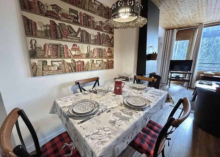 2 Pièces + Coin Nuit, 4-6 Couchages Avec Balcon Et Parking à - Fr-1-597-191 Appartement *