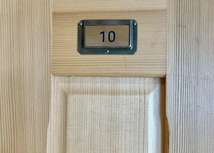 2 Pièces + Coin Nuit, 4-6 Couchages Avec Balcon Et Parking à - Fr-1-597-191