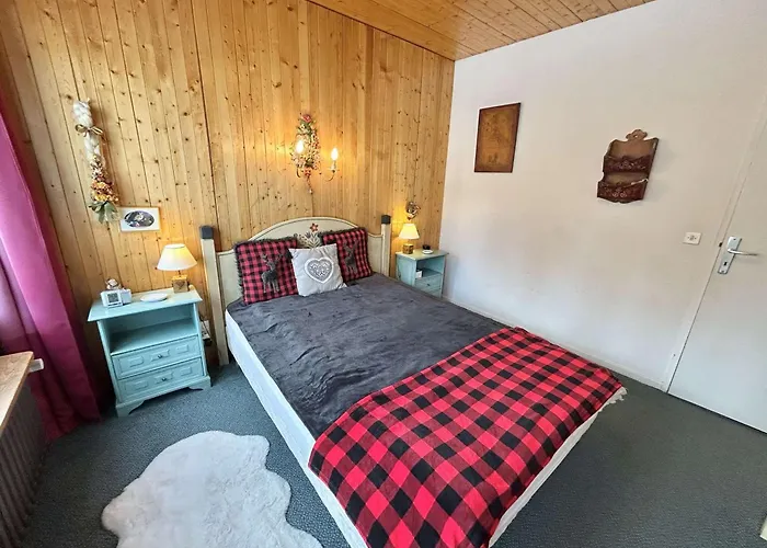 2 Pièces + Coin Nuit, 4-6 Couchages Avec Balcon Et Parking à - Fr-1-597-191 *