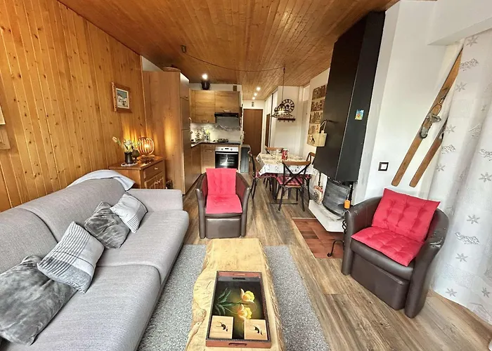 2 Pièces + Coin Nuit, 4-6 Couchages Avec Balcon Et Parking à - Fr-1-597-191 Appartement