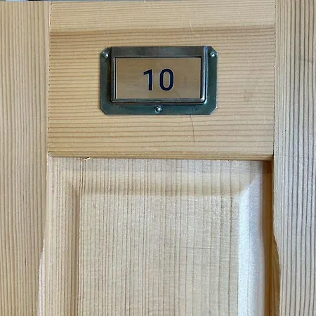 2 Pièces + Coin Nuit, 4-6 Couchages Avec Balcon Et Parking à - Fr-1-597-191